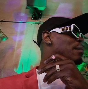 Meet your Posher, Antoine